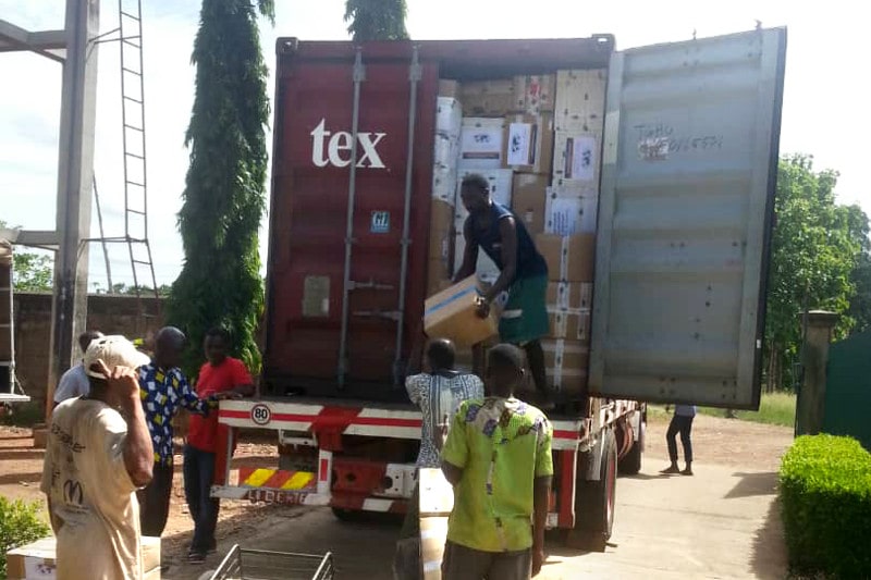 Kontener z darami dotarł do Togo