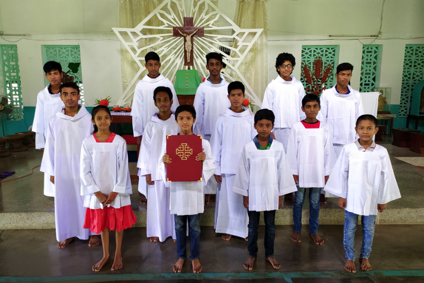 Szaty liturgiczne z Polski dotarły do Bangladeszu