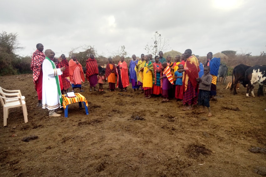 Błogosławieństwo Boma u Masajów