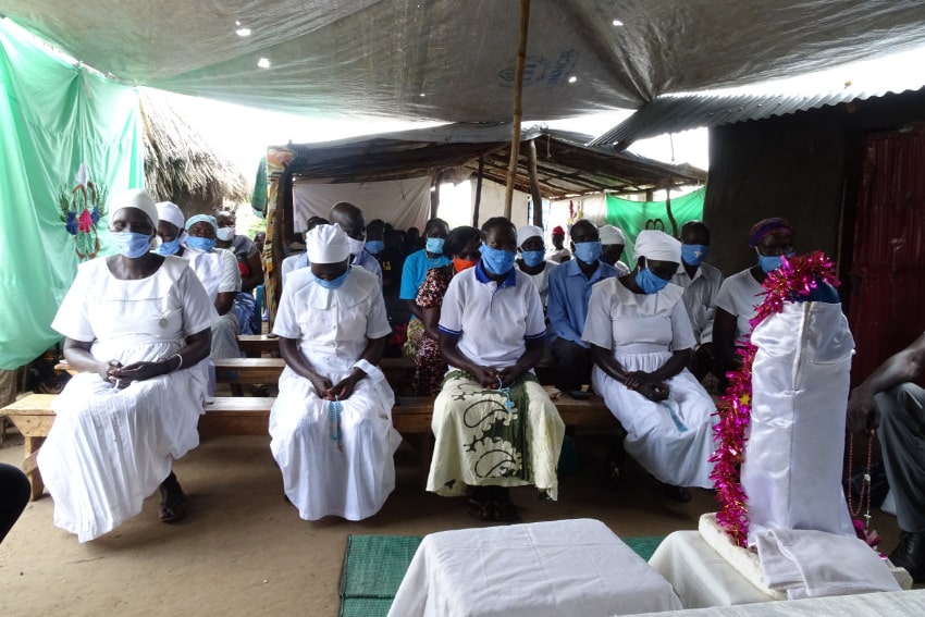 Różaniec bez granic w obozie Bidibidi