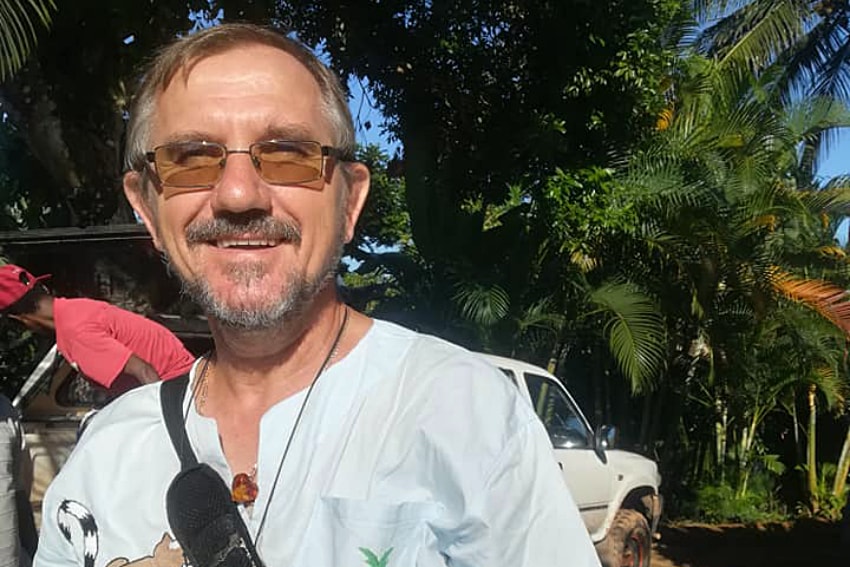 Bóg pochyla się nad każdą osobą