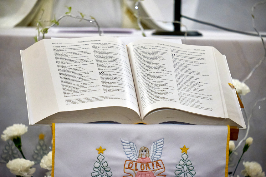 Pan pokolorował swoje słowo rozmaitym pięknem