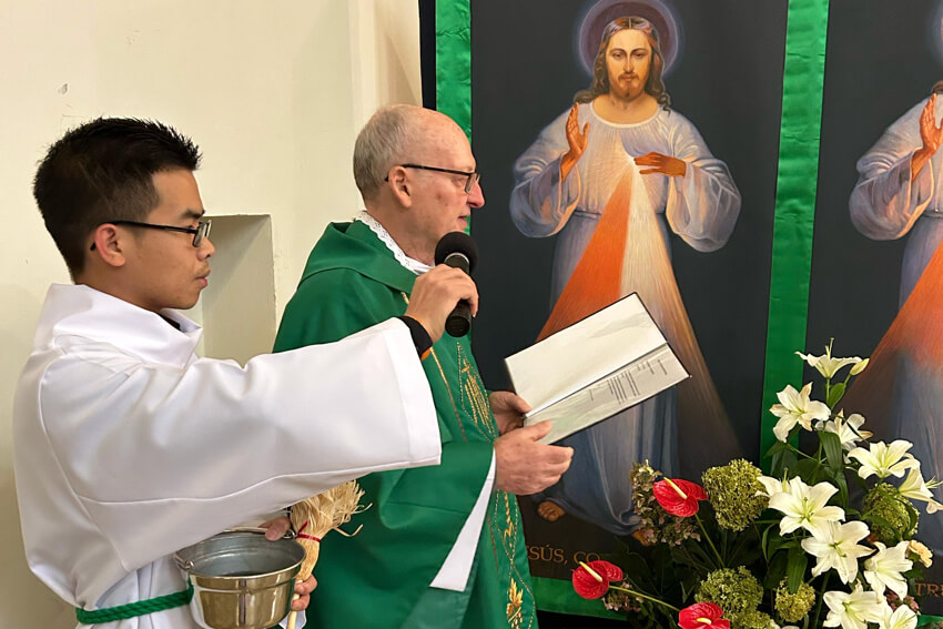 Obrazy Jezusa Miłosiernego dla Boliwii i Togo